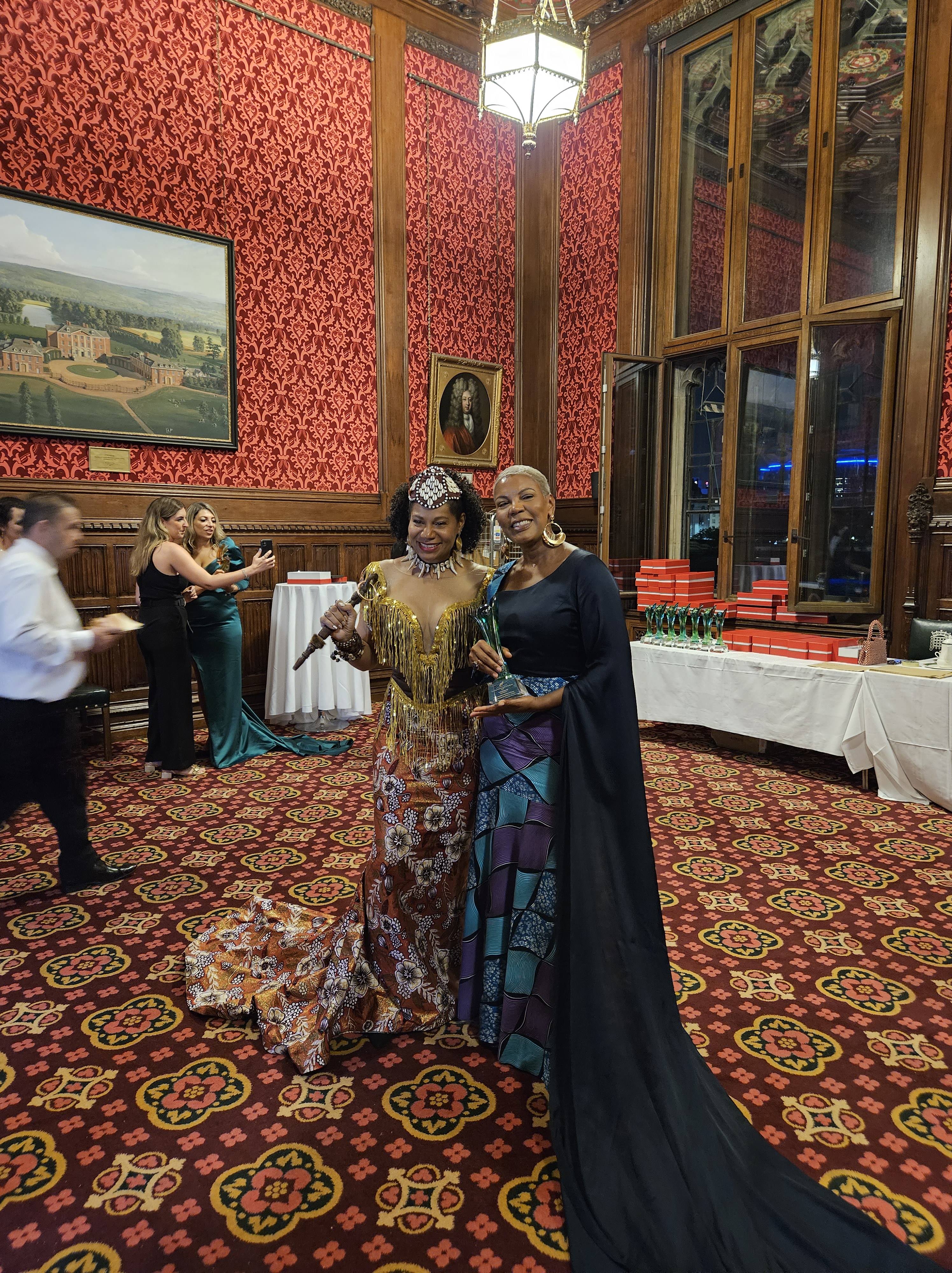 Yonis e Vossa Majestade Rainha Diambi